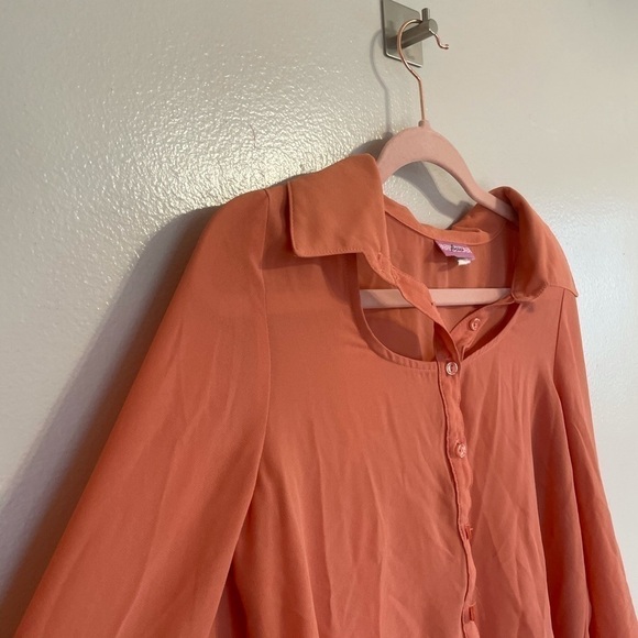 FOCUS Button Down Long Sleeve Blouse - Picture 5 of 8